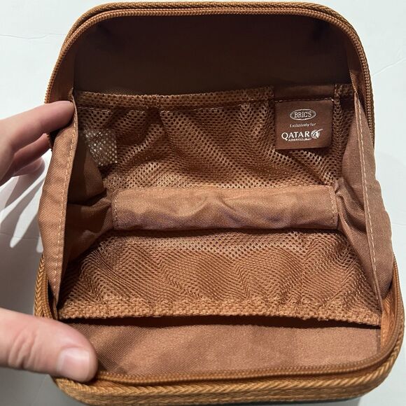 Bric’s Qatar Airways Hard Shell Blue Toiletry Travel Full Zip Case - Picture 3 of 6